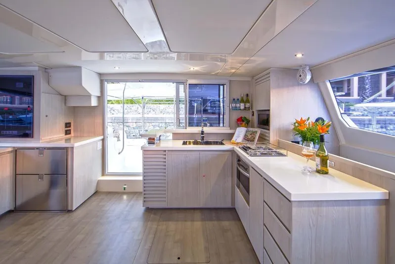 Jolly Dacha Yacht Photos Pics Manufacturer Provided Image