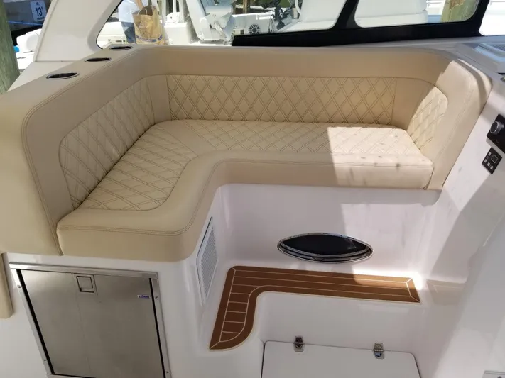 Nauti Nole Yacht Photos Pics Luxurious seating on Southport 33 DC boat, 2021 model.