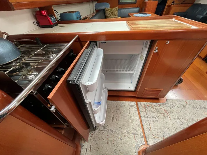 Quella Bella Yacht Photos Pics Front Loading Fridge