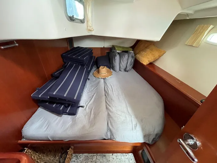 Quella Bella Yacht Photos Pics Port Guest Cabin