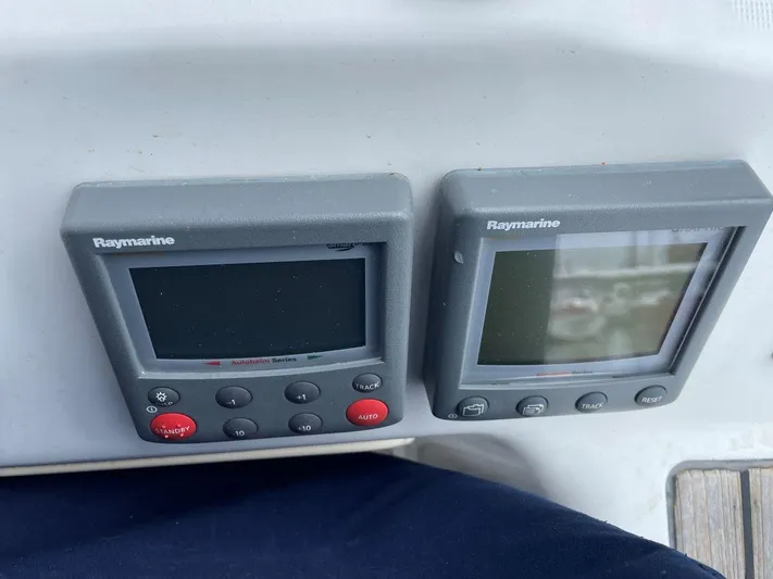 Quella Bella Yacht Photos Pics Raymarine Instruments