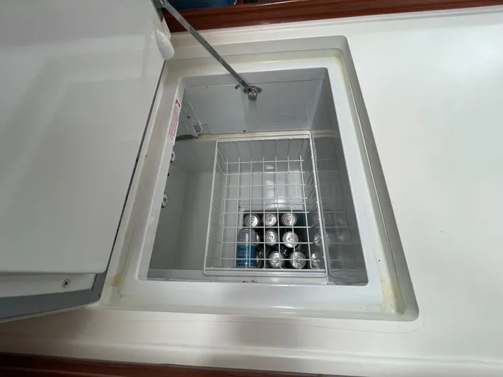 Quella Bella Yacht Photos Pics In-Counter Fridge