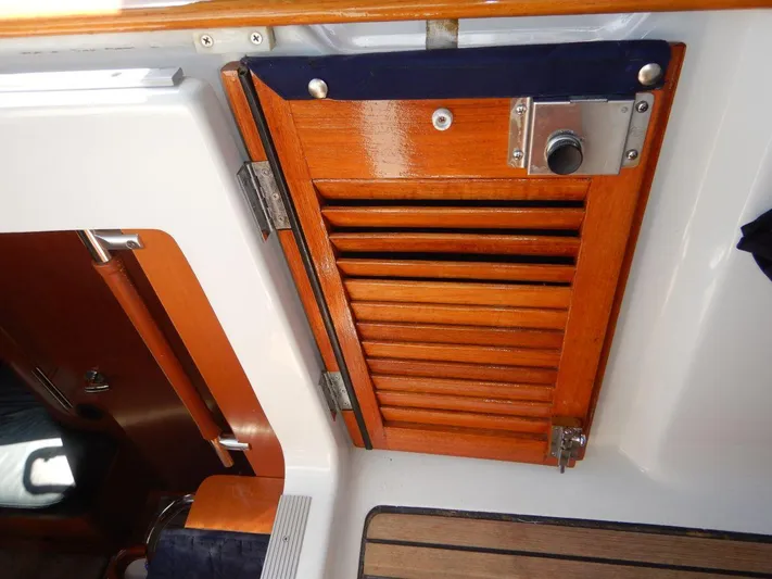 Quella Bella Yacht Photos Pics Well Cared for Teak