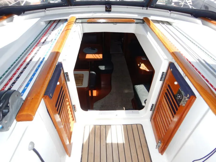 Quella Bella Yacht Photos Pics Companionway