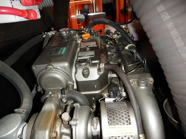 Quella Bella Yacht Photos Pics Yanmar - 4JH4 TE Low Hour Prime Mover