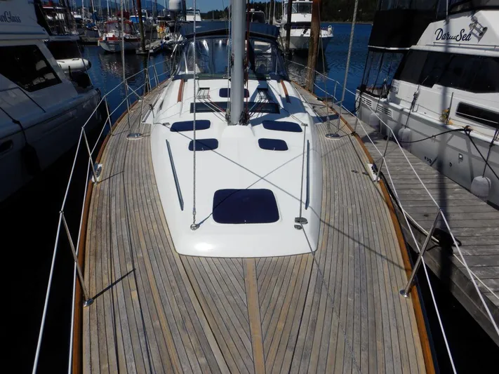 Quella Bella Yacht Photos Pics Beautiful Fore Deck