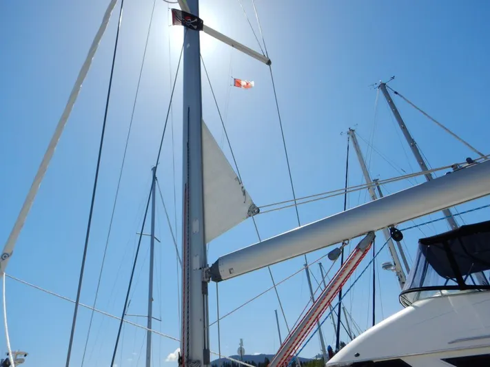 Quella Bella Yacht Photos Pics In-Mast Furling