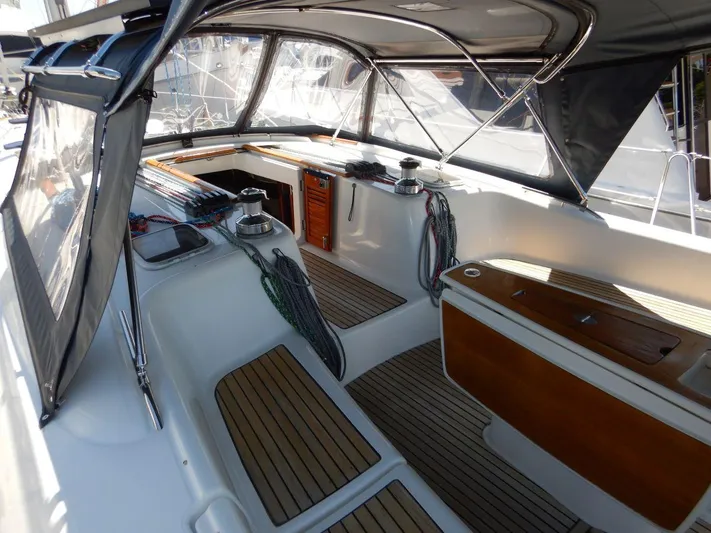 Quella Bella Yacht Photos Pics Large Cockpit