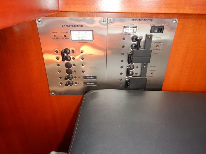 Quella Bella Yacht Photos Pics Electrical Panel