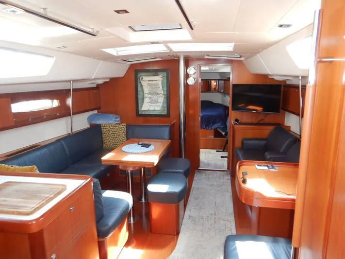 Quella Bella Yacht Photos Pics Salon View