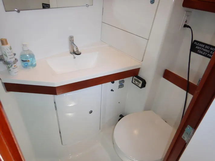 Quella Bella Yacht Photos Pics Day Head