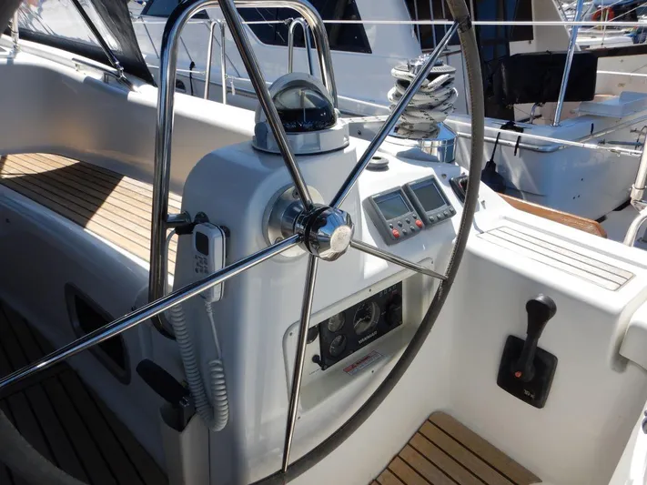 Quella Bella Yacht Photos Pics Stbd Steering Station