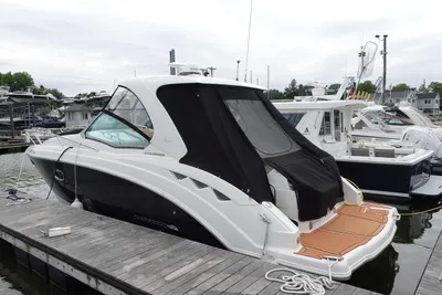 Chaparral 330 Signature
