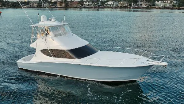  Yacht Photos Pics 54' Hatteras GT54 - Profile