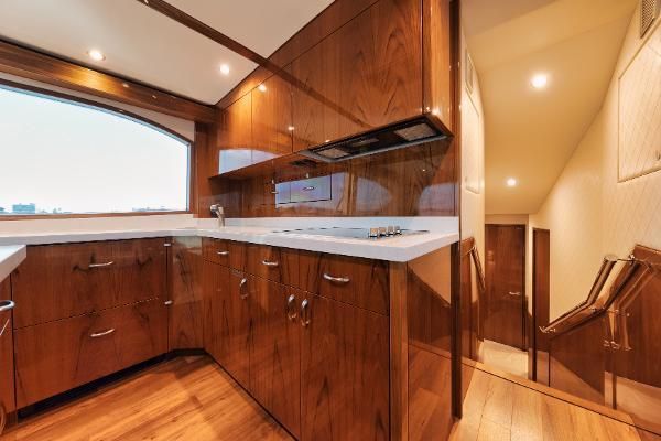 2018 Hatteras 54 