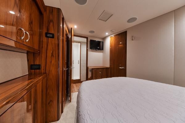 2018 Hatteras 54 