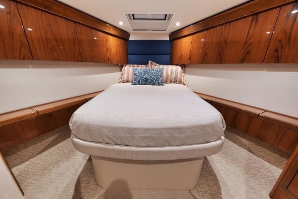 2018 Hatteras 54 