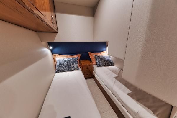 2018 Hatteras 54 