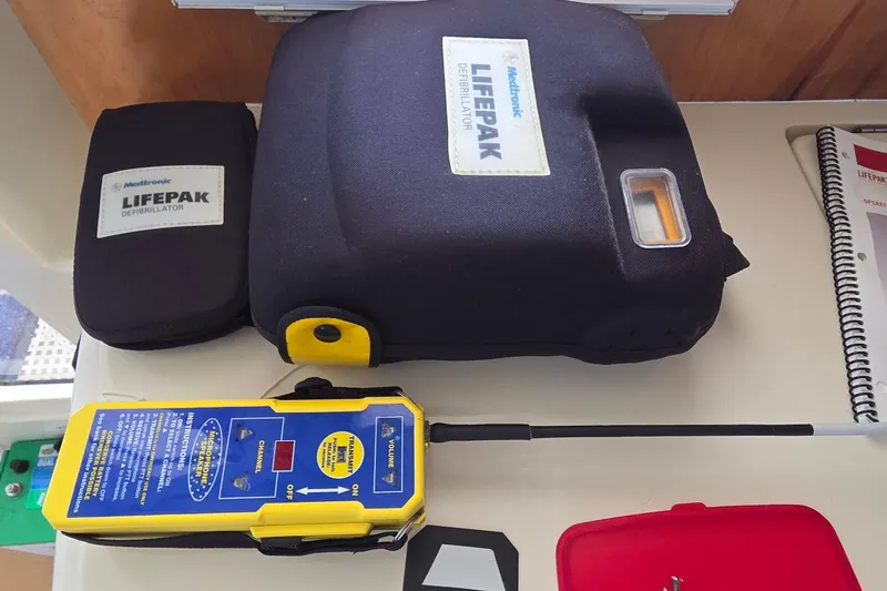 Beshert Yacht Photos Pics Medtronic LIFEPAK defibrillator and emergency equipment on Leopard 47, 2004 model.