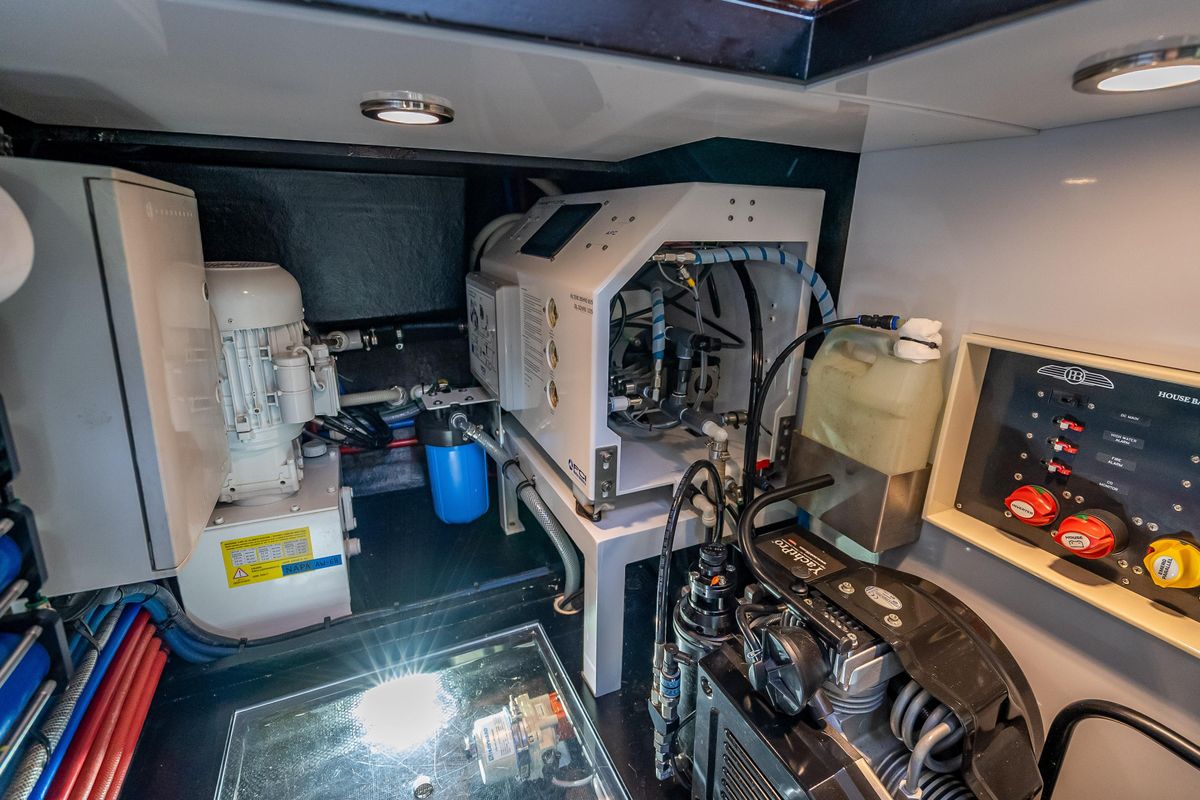 2018 Palm Beach Motor Yachts 55 