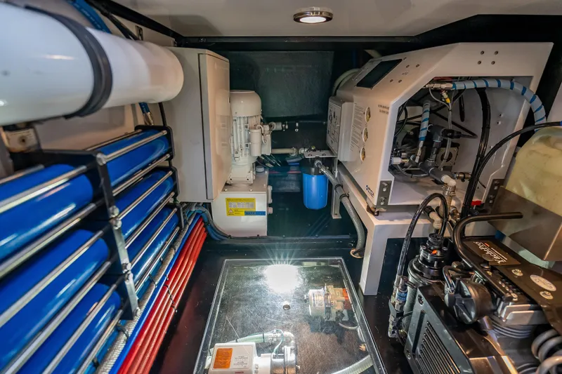 Carole Lyn Yacht Photos Pics 