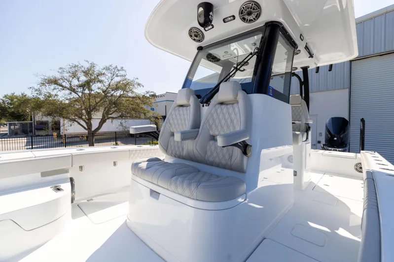  Yacht Photos Pics 2024 Freeman 28 boat with modern seating and sleek design.