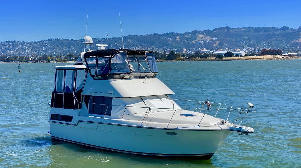 1991 Carver AFT CABIN