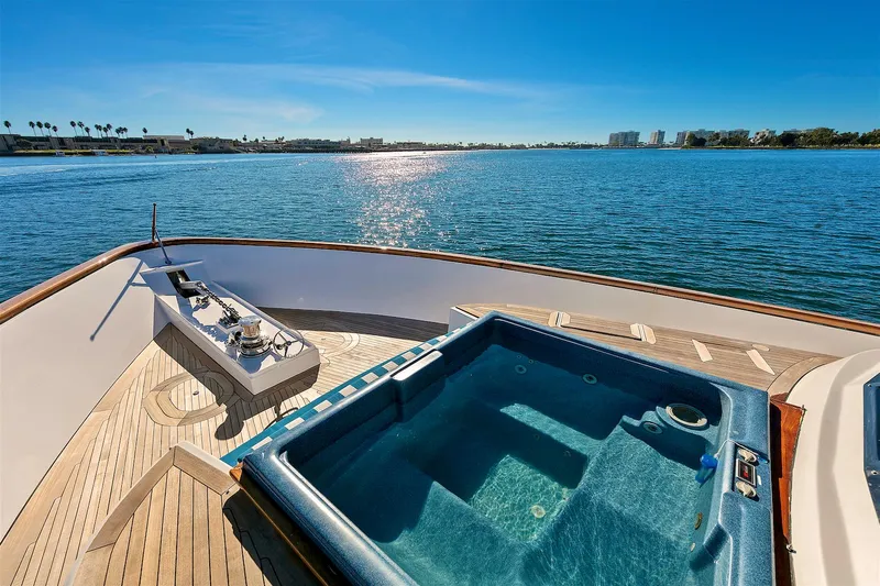 El Rey Yacht Photos Pics 