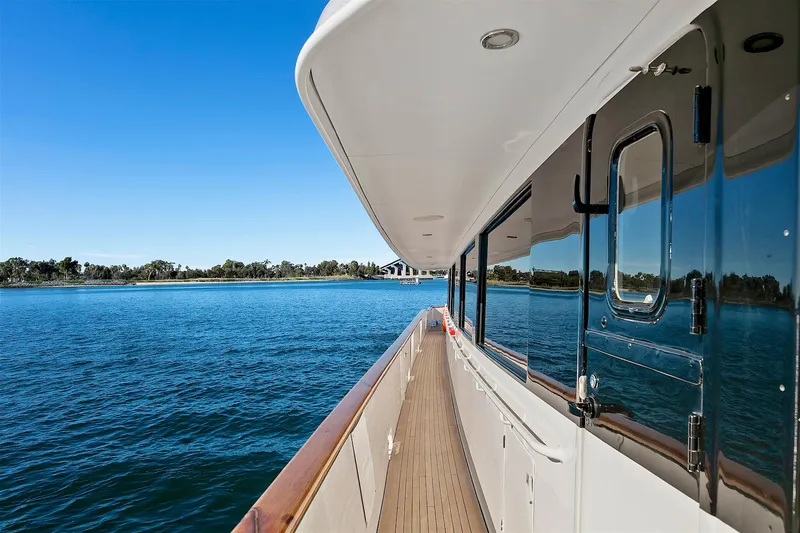 El Rey Yacht Photos Pics 