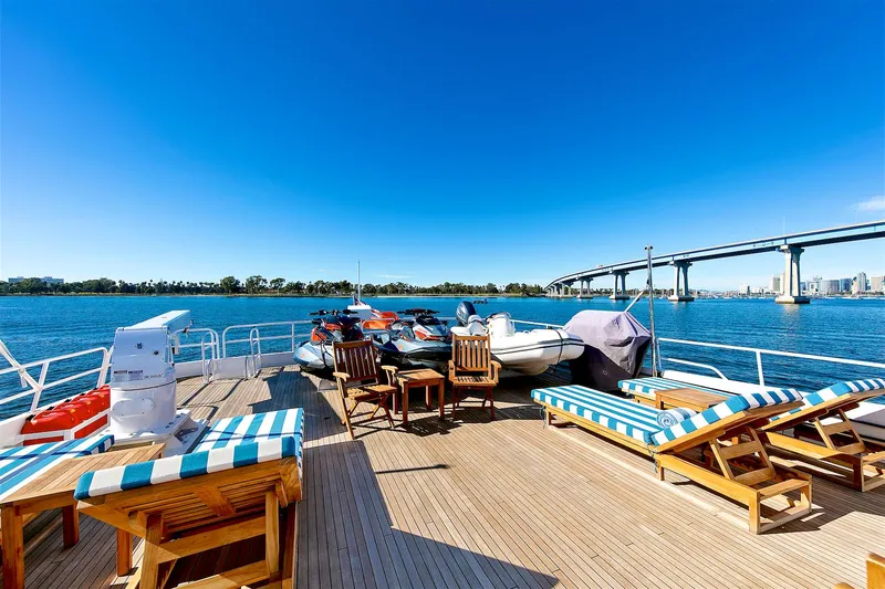 El Rey Yacht Photos Pics 