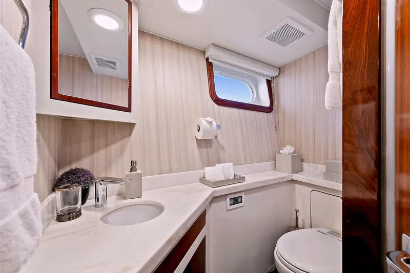 El Rey Yacht Photos Pics 