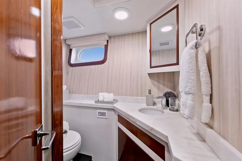 El Rey Yacht Photos Pics 