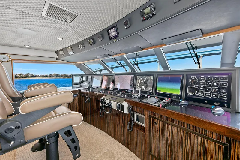 El Rey Yacht Photos Pics 