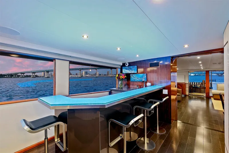 El Rey Yacht Photos Pics 