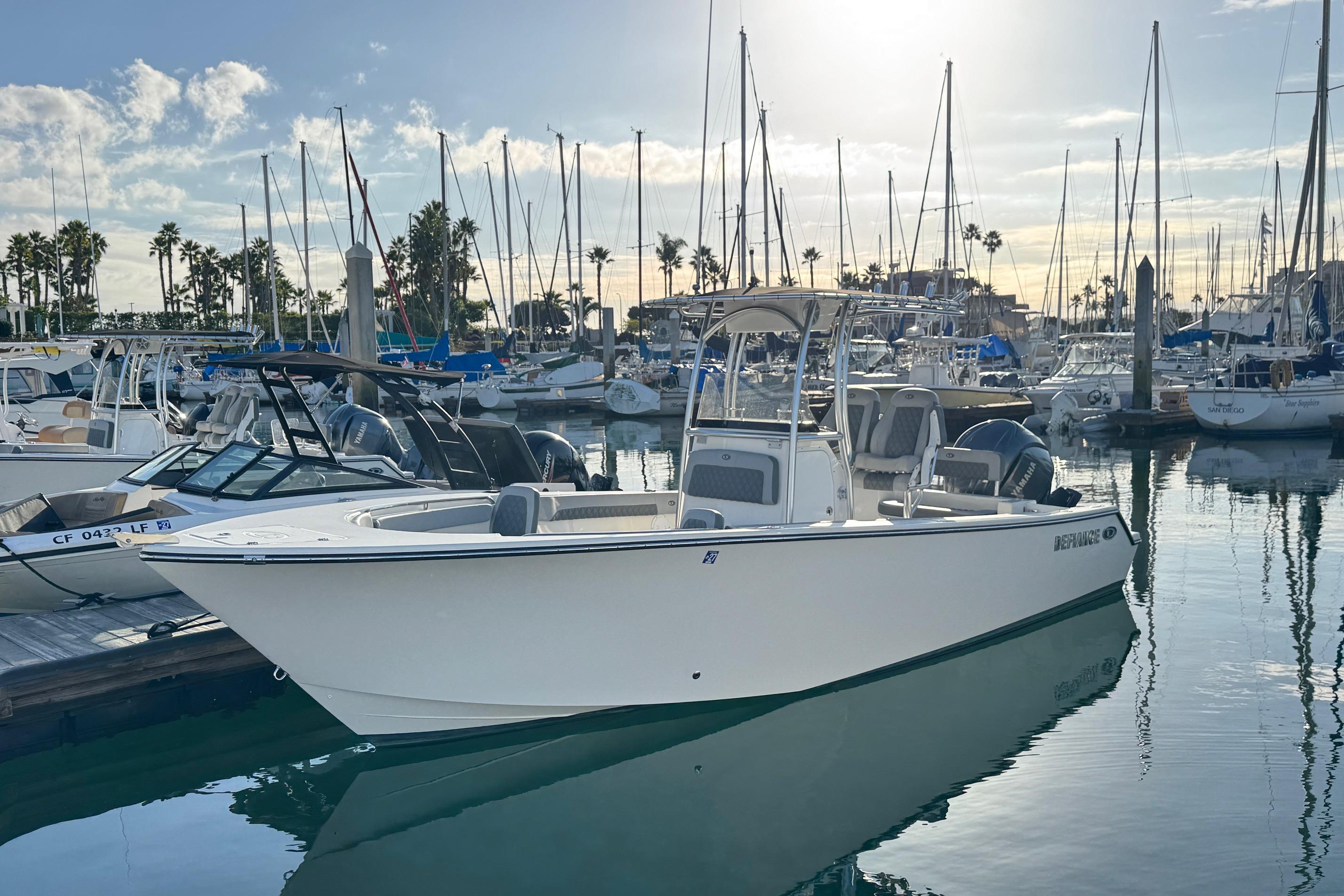 Defiance Catalina 240