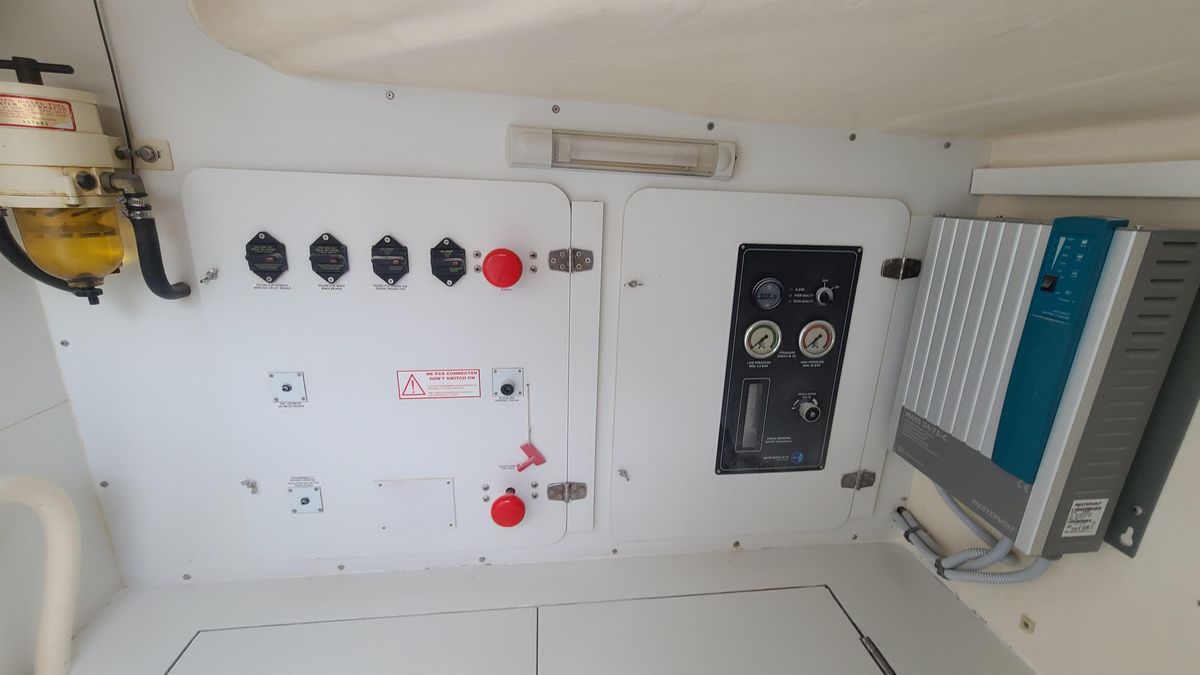 2005 Fountaine Pajot 60 