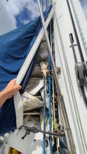 Pono Yacht Photos Pics Close-up of sail rigging on 2005 Fountaine Pajot FP Eleuthera 60 catamaran.