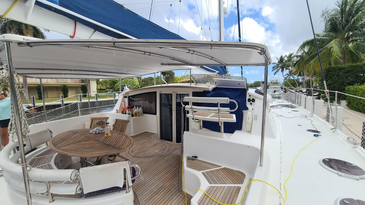 2005 Fountaine Pajot 60 