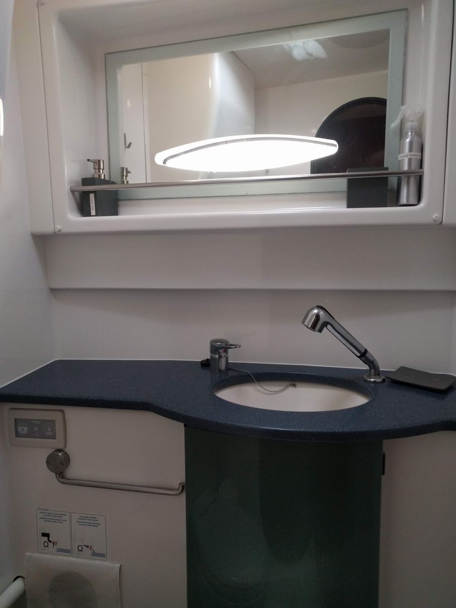 2005 Fountaine Pajot 60 