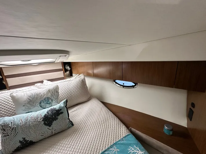 Brown Eyed Girl Yacht Photos Pics 