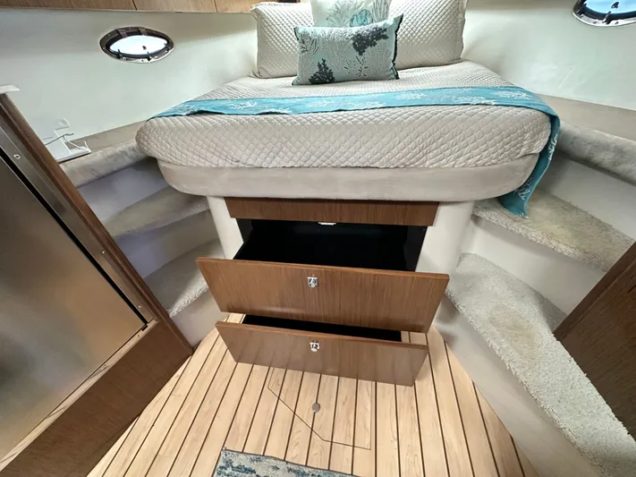 Brown Eyed Girl Yacht Photos Pics 