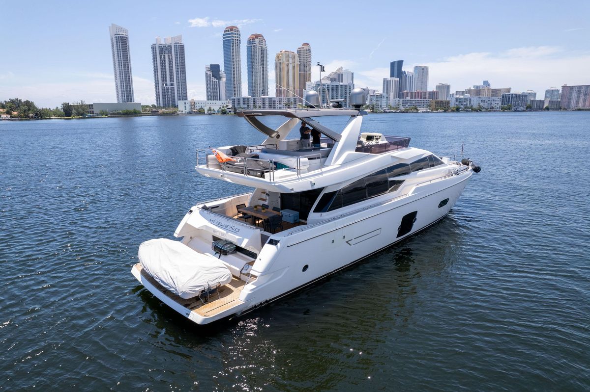 2015 Ferretti Yachts 75 