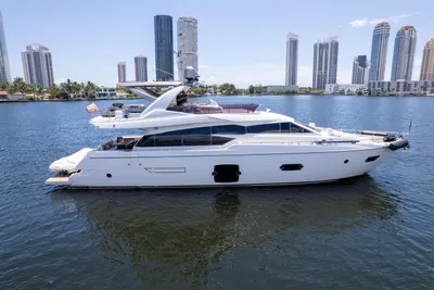 Ferretti Yachts 750