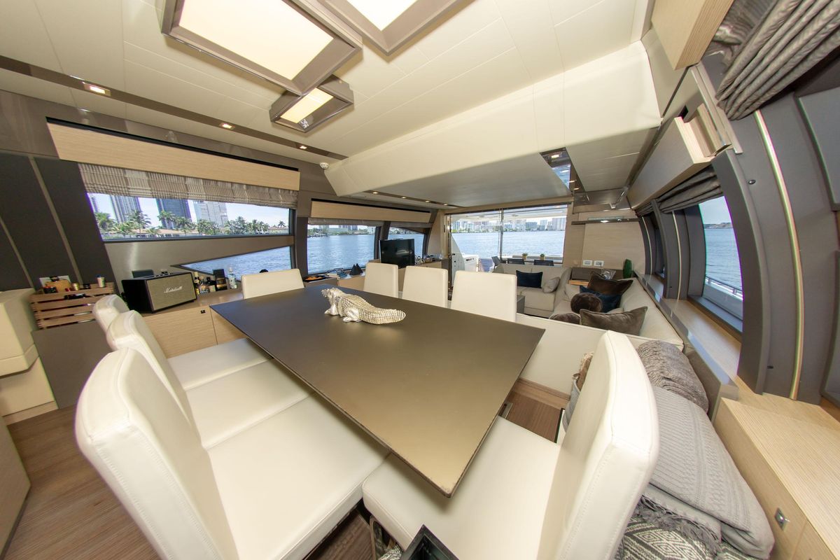 2015 Ferretti Yachts 75 