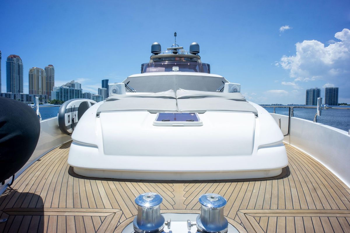 2015 Ferretti Yachts 75 