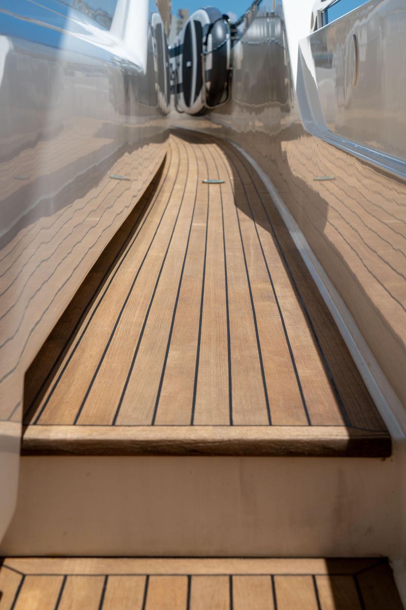 2015 Ferretti Yachts 75 