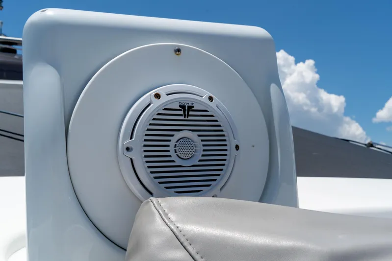  Yacht Photos Pics Speaker system on 2015 Ferretti Yachts 750, set against a clear blue sky.