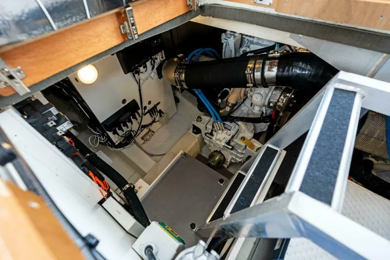  Yacht Photos Pics 2024 42 Prestige Flybridge - Engine Room