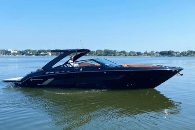 2021 Cruisers Yachts 338 CX