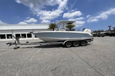 Boston Whaler 230 Outrage